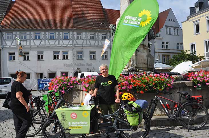 Martin Pfeiffer beim Start zu seiner Klima-Tour durch den Wahlkreis Kulmbach.